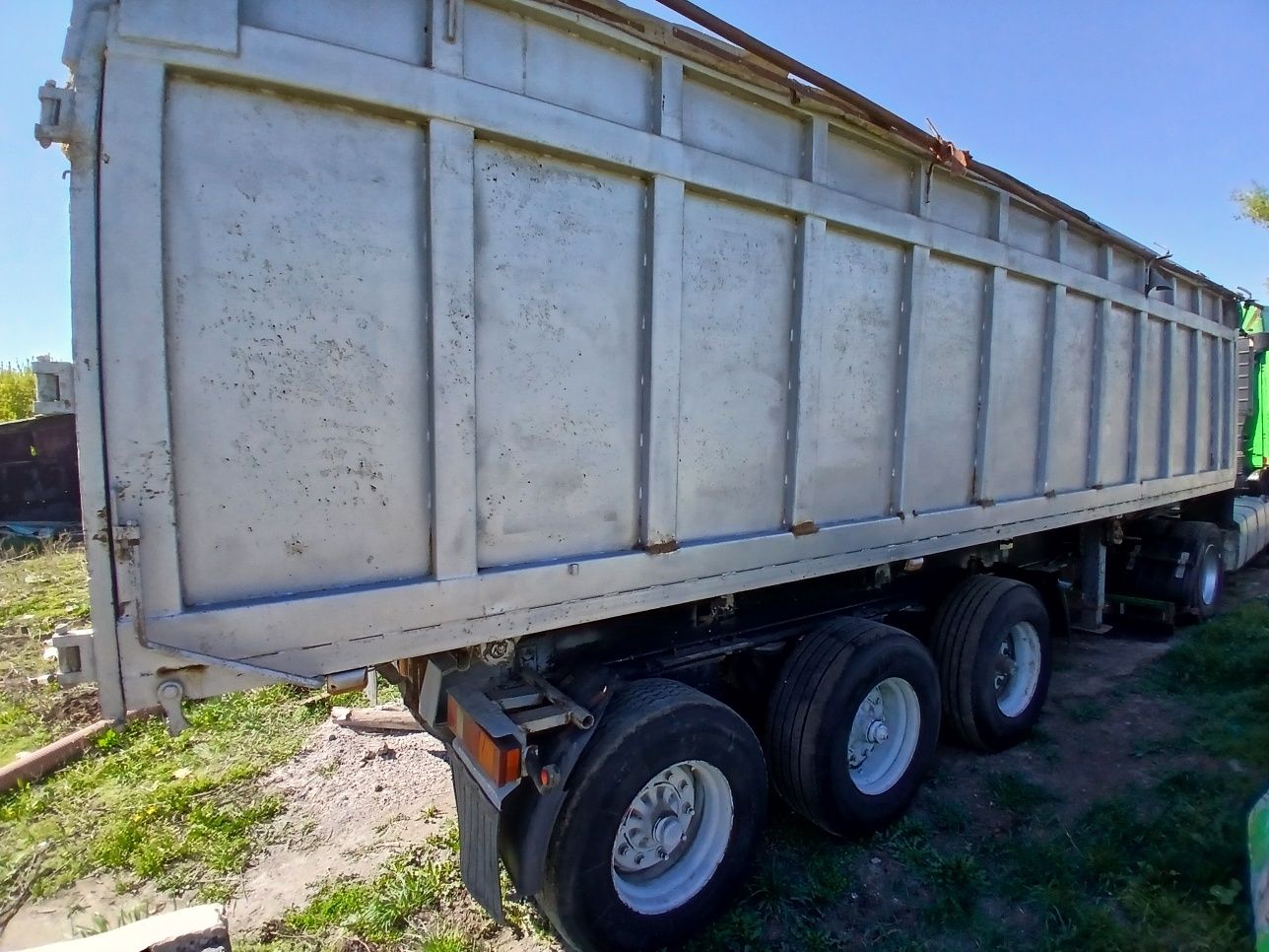 Продам полу прицеп сомасвал тонар