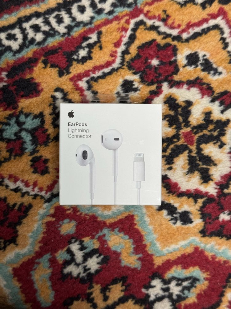 Наушники EarPods Lightning