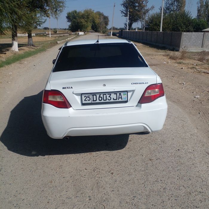 1 qo'l minilgan moshina