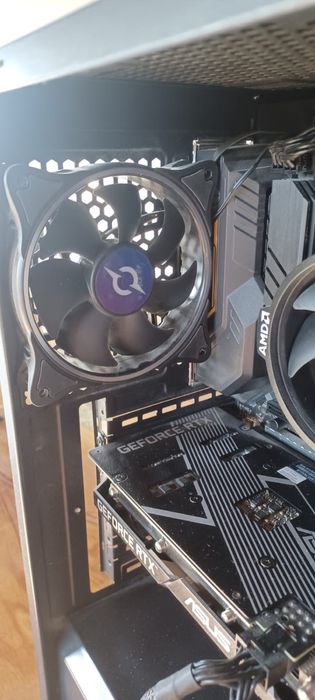 Sistem PC + Monitor + Tastatură