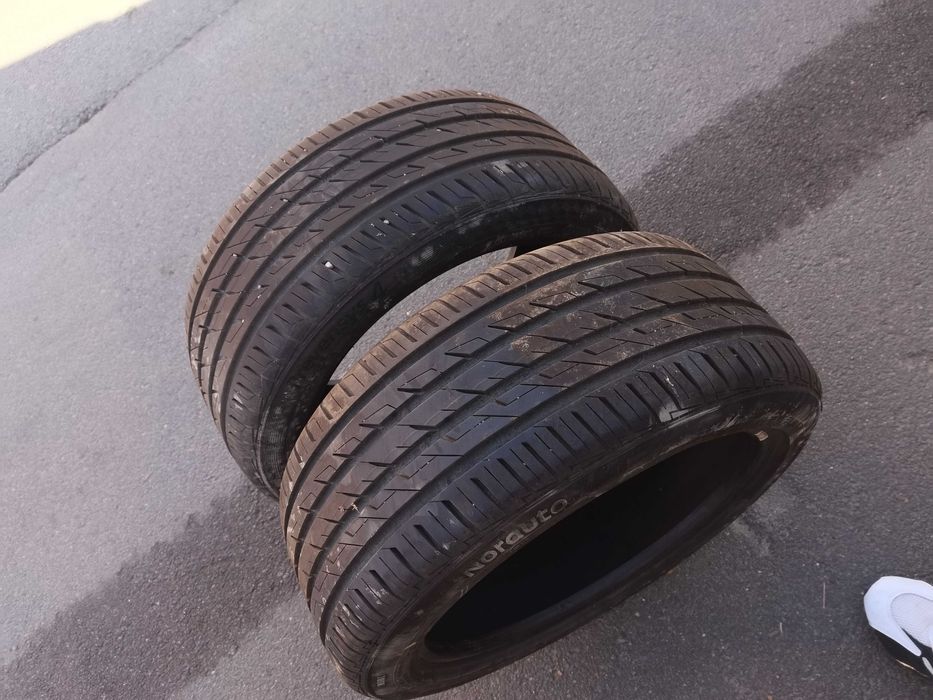 Vând 4 anvelope de vară runflat 225 45 17