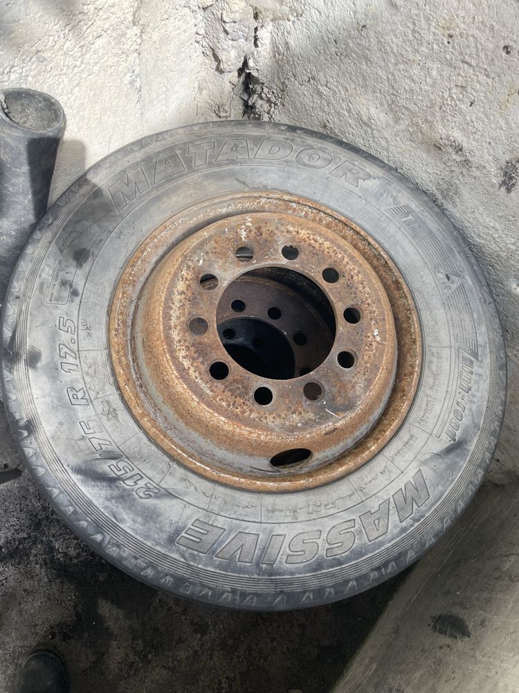 MATADOR 4 бр гуми с джанти 215/75/17.5 перфектни