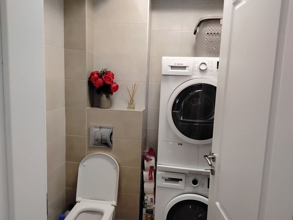 Vând apartament 3camere,81mp,modern pe strada Ghimbavului, Cristian