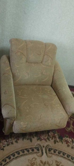 Продается Диван и два кресла