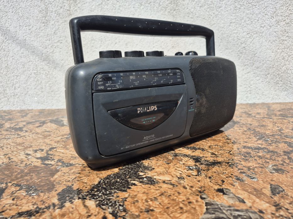 Vând Radio casetofon marca Philips model  AQ 4150