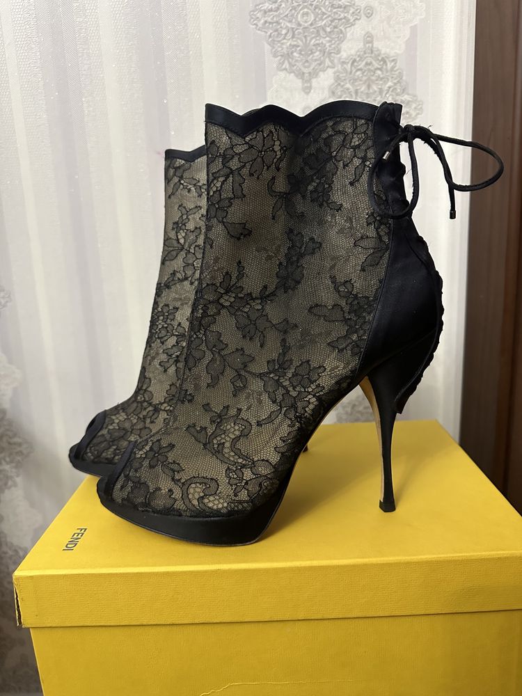 Продаются оригинал Dior туфли , 40 размера