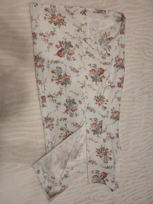 Светла рокля на цветя