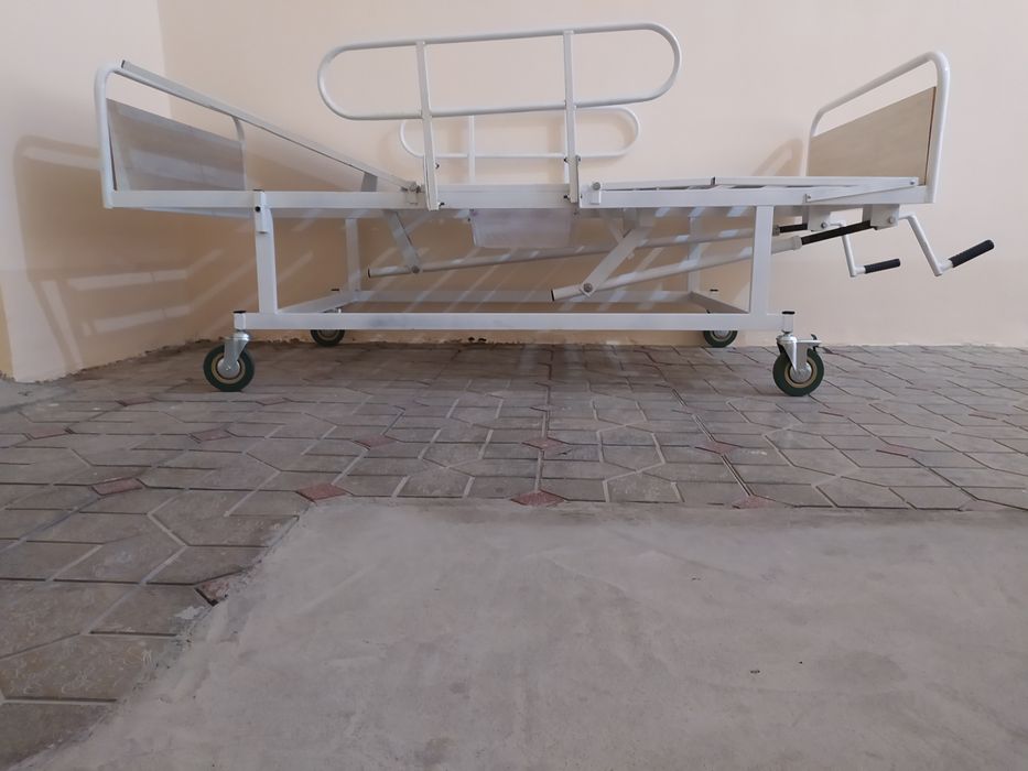 Продаётся многофункциональный медицинский кровать