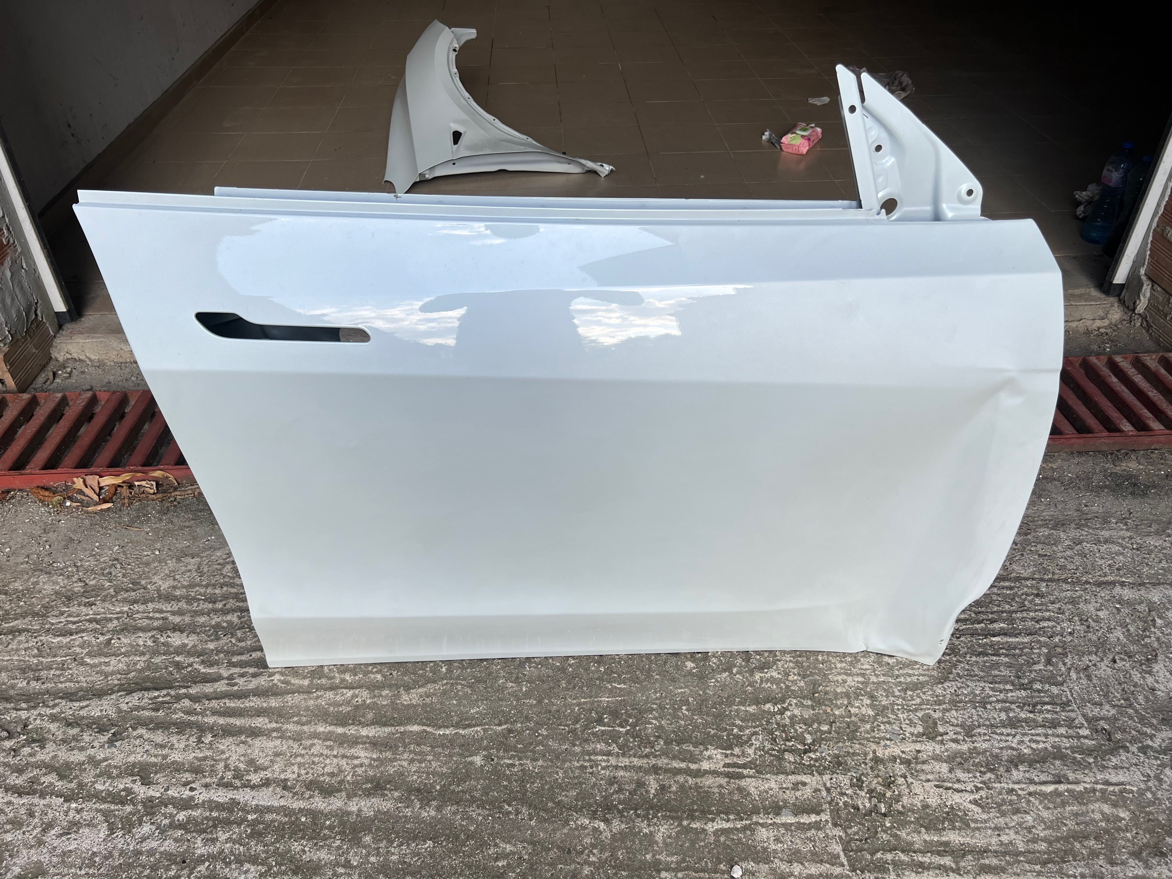 Tesla model Y врата и калник