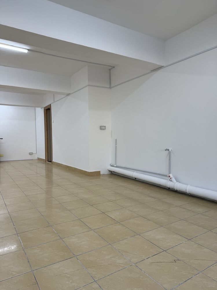 Inchiriez spatiu in zona UTA