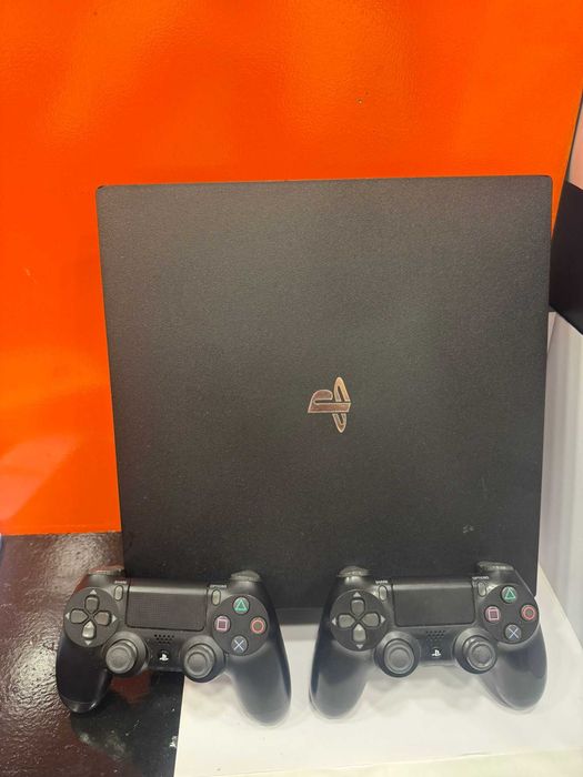 Hope Amanet P1/ PlayStation 4 Pro, 1TB, 2 manete