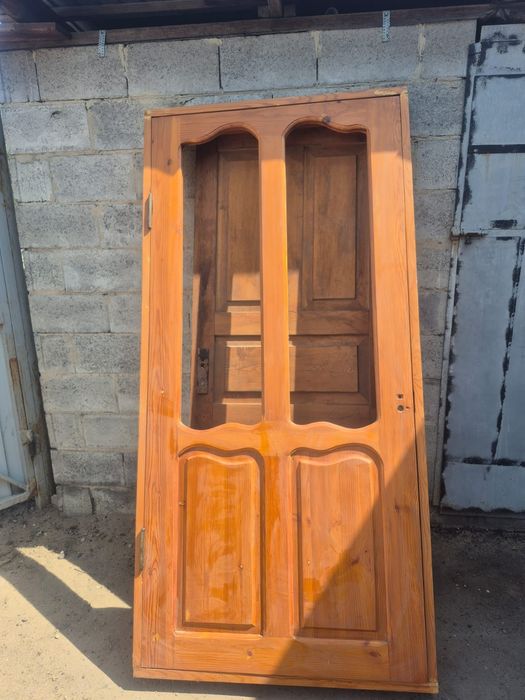 Продам дверь входная с коробкой