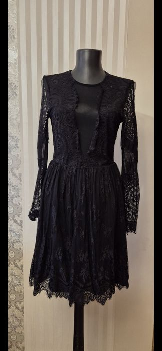 Черна елегантна дантелена рокля H&M