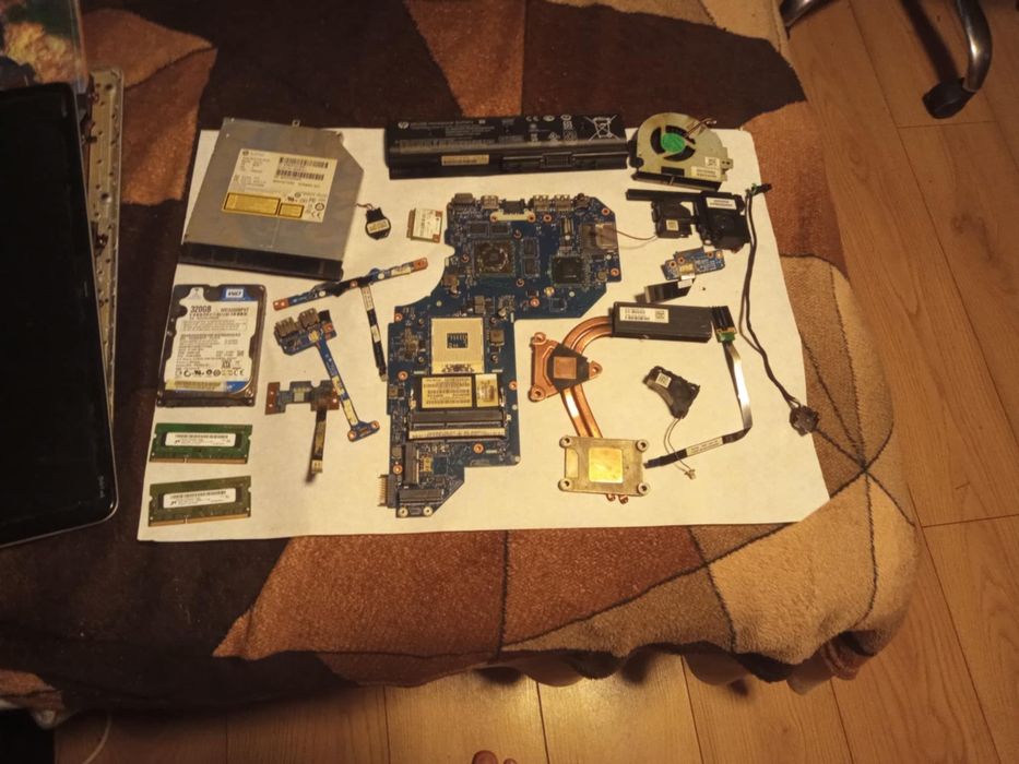 Vind piese laptop HP