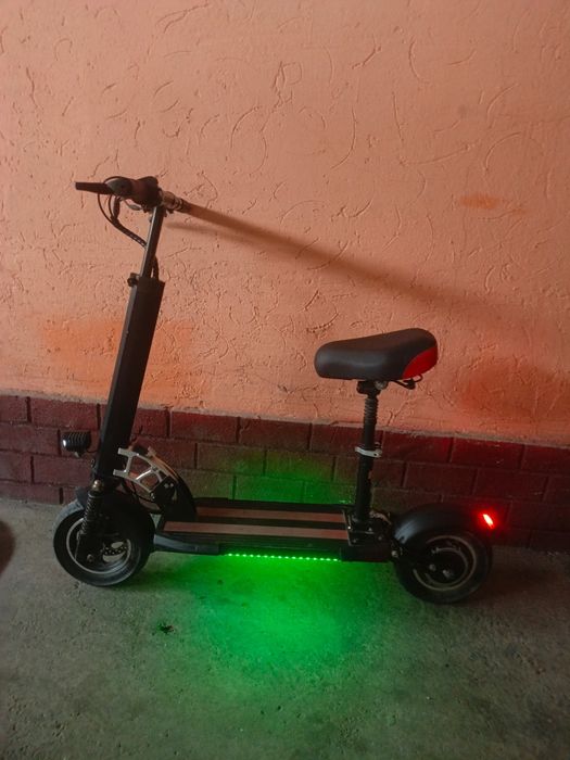 Продам Электросамокат.