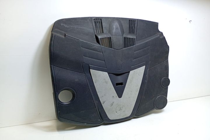 Capac motor cu mic defect A6420101767 Mercedes-Benz S-Class W221