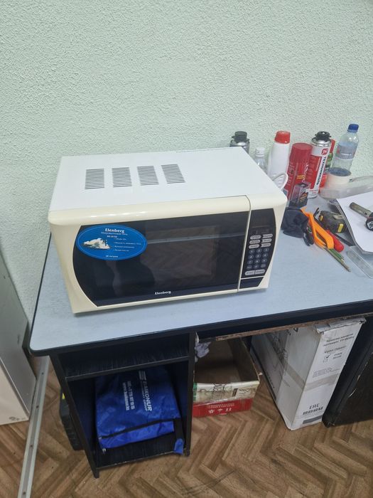 Продам микроволновую печь Elenberg