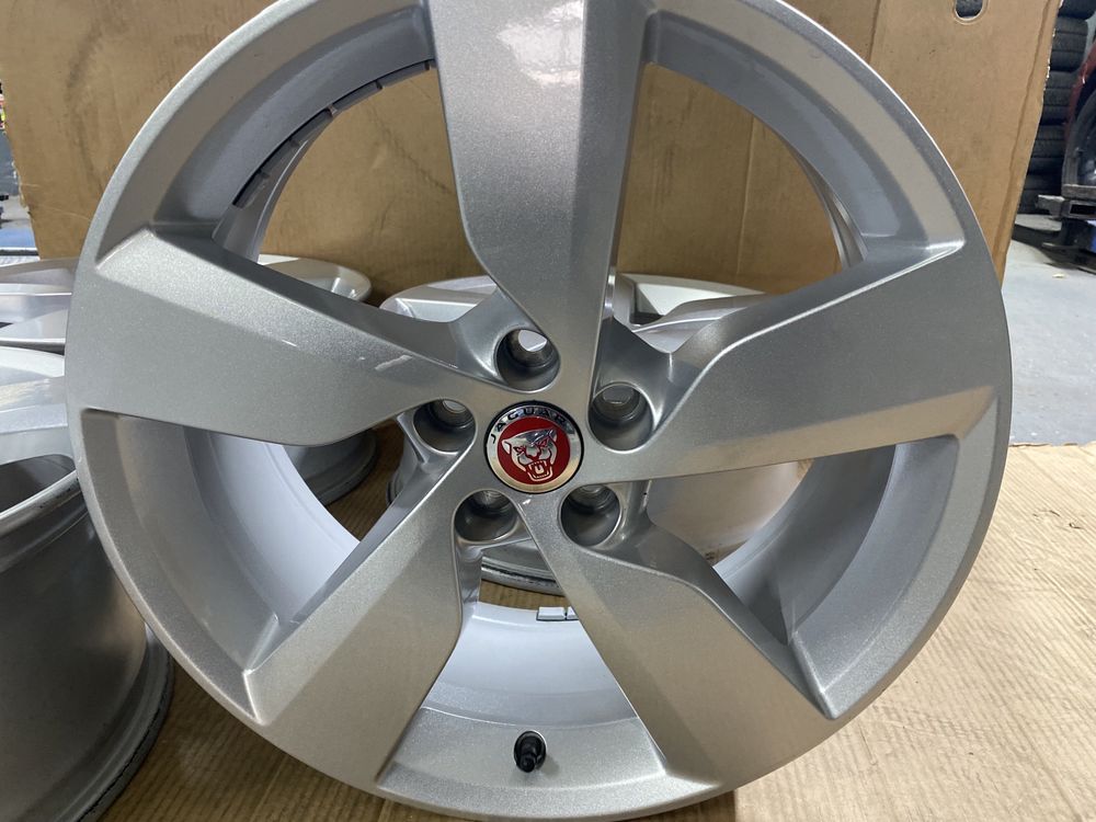 Jante 19 /roti vara Jaguar E Pace OEM senzori anv 235/55R19 Conti