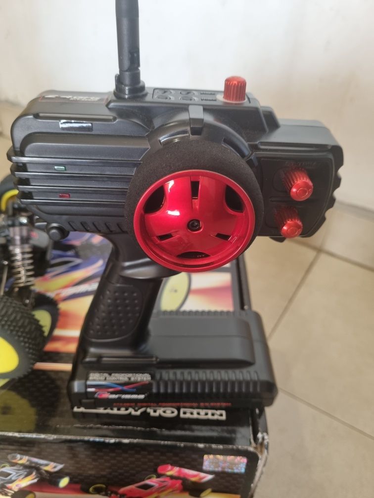Rc carisma gt14b 1:16 тръги  с дистанционно