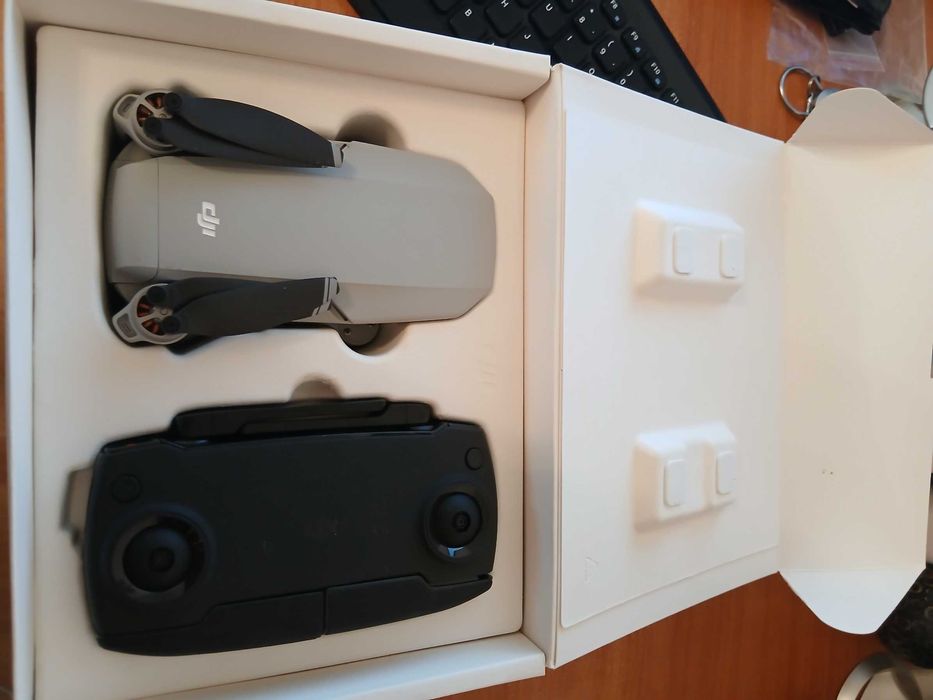 Dronă Mavic mini