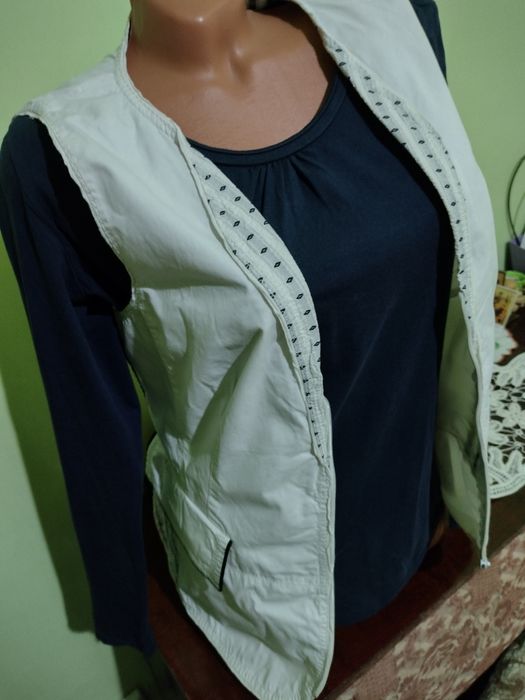 Fuste scurte, pantaloni scurți ,bluze, maieuri, veste