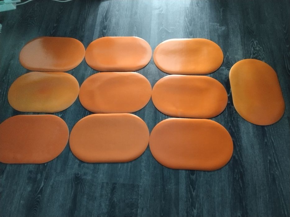 12 бр. Постелки за маса , и за чинии и прибори на масата ви