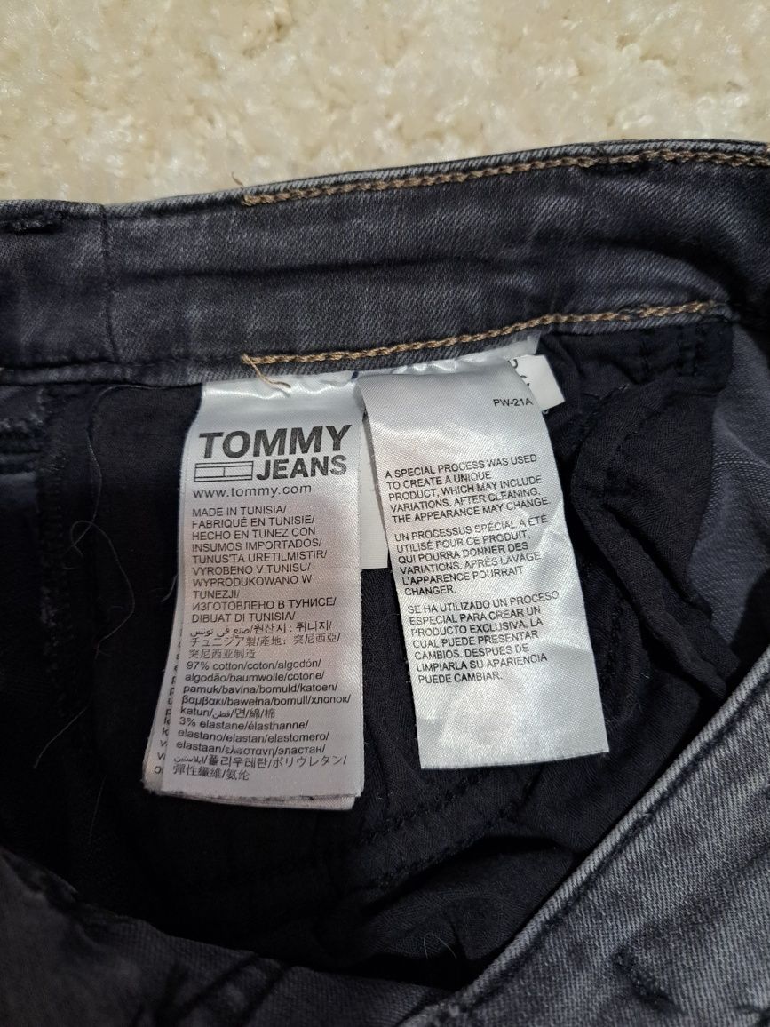 Tommy jeans 28 размер