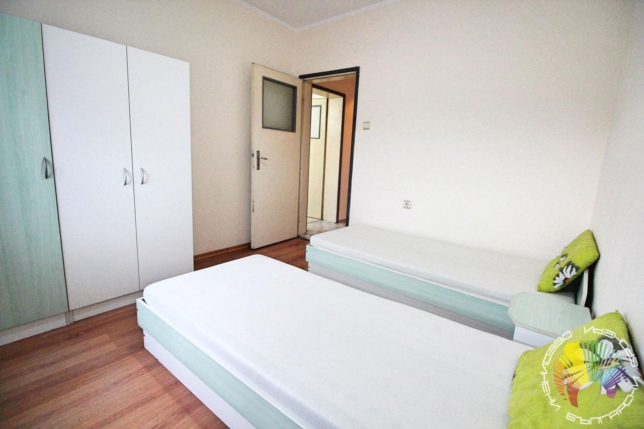 Дава се под наем Тристаен апартамент в Бургас, Лазур - 100 кв.м за 459 € - Снимка #8