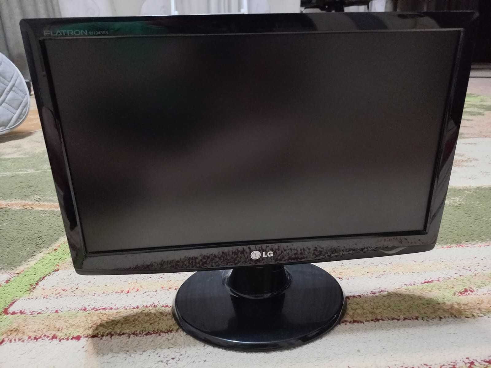 продаю отличный монитор LG Flatron