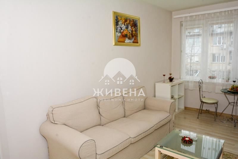 Продава се Четиристаен апартамент в Варна, ВИНС - 147 кв.м за 1939 €/кв.м - Снимка #1