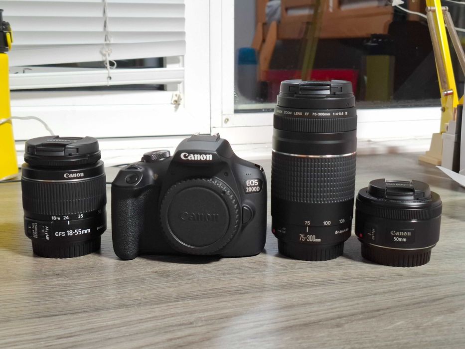 Фотоапара Canon 2000d с 3 обектива