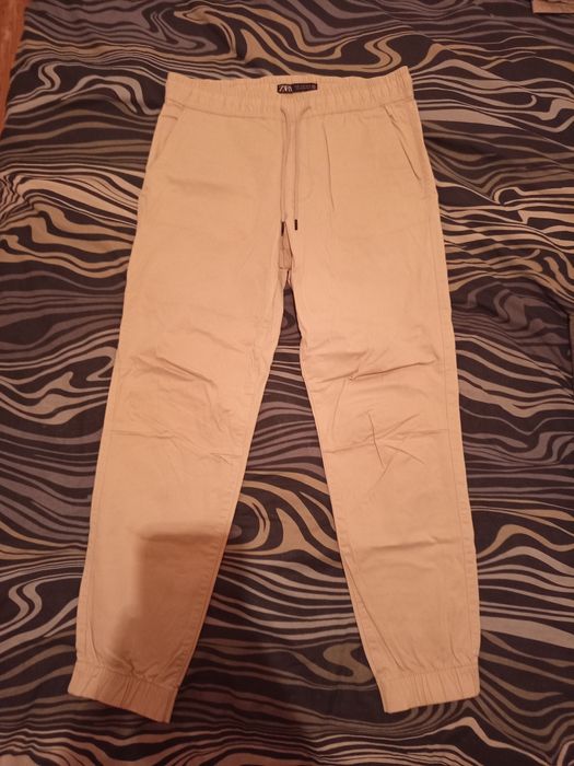 Чисто нови панталони Zara
