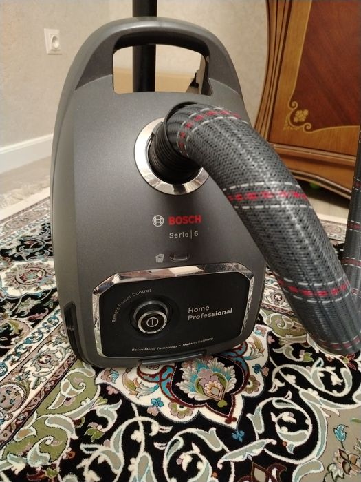 Bosch Home Professional пылесос мешковый. Б/у