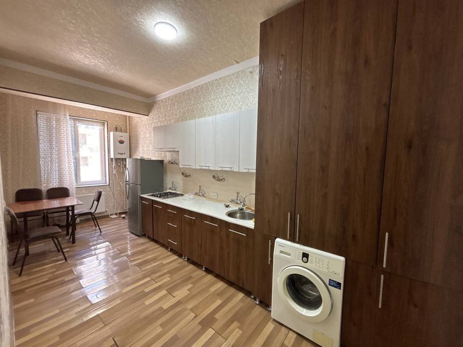 Шахар марказидаги 1 хонали квартира тезда сотилади