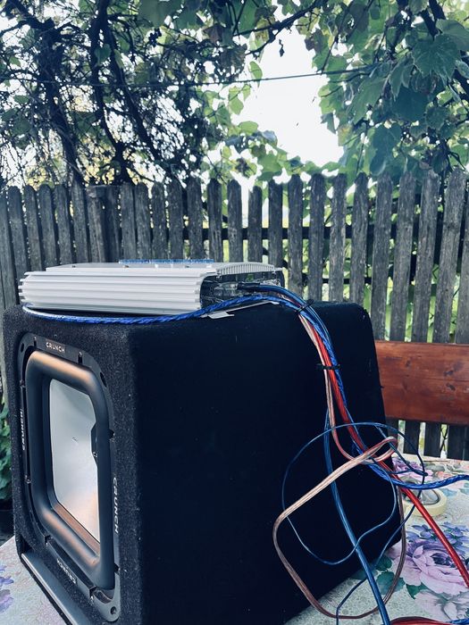 vand subwoofer crunch+amplificator