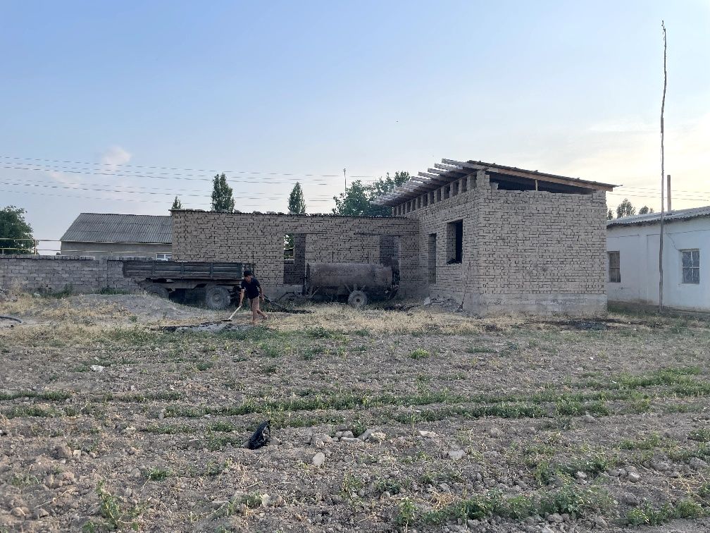 10 sotik uchastka sotiladi