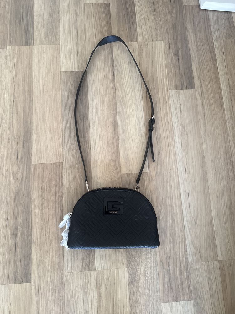 Дамска чанта Guess