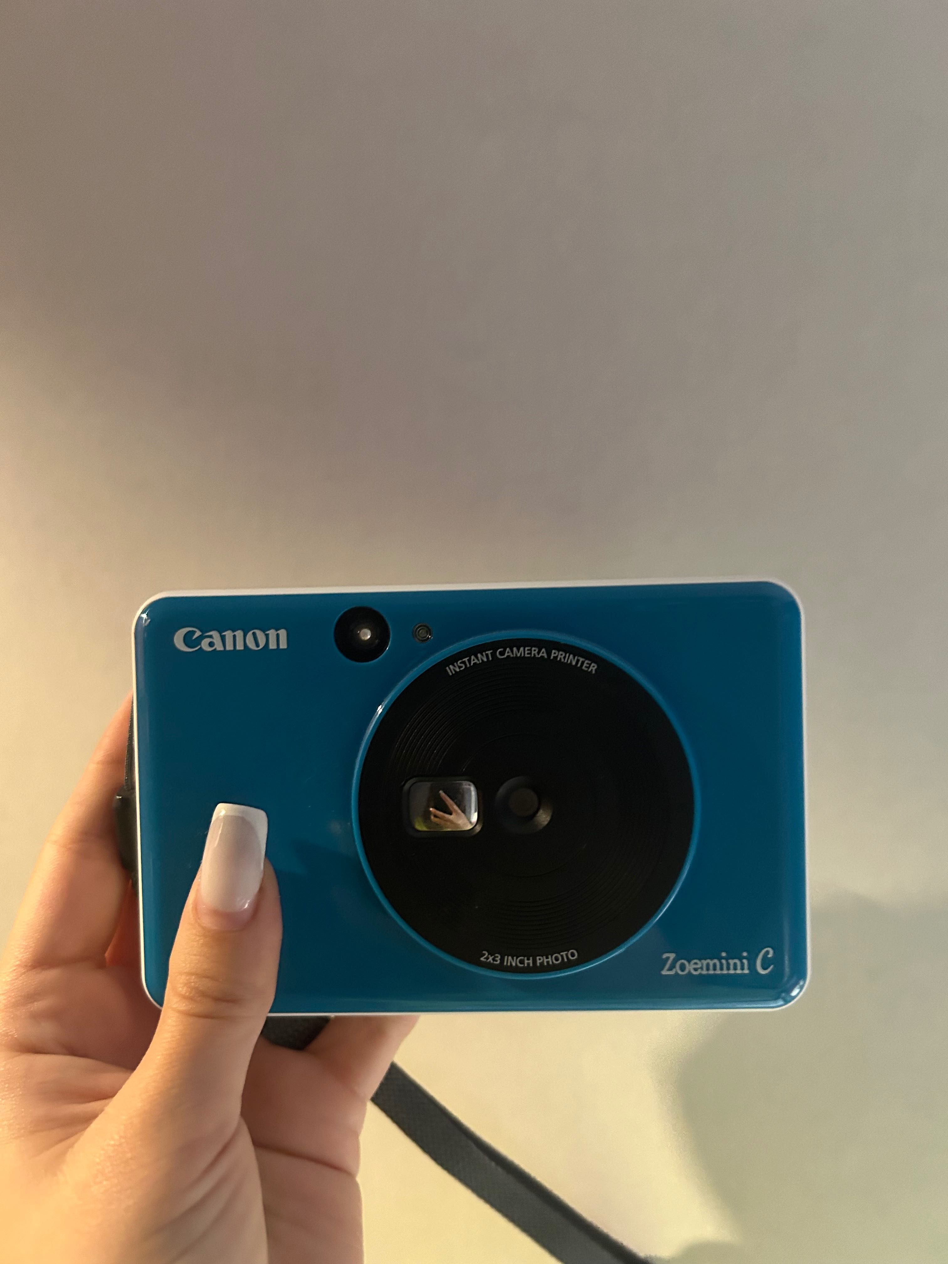 Canon zoemini C за моменти снимки