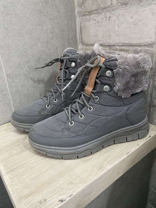 Продам зимние ботинки