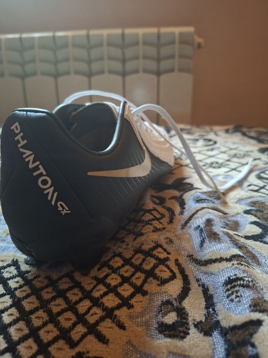 Бутонки Nike Phantom