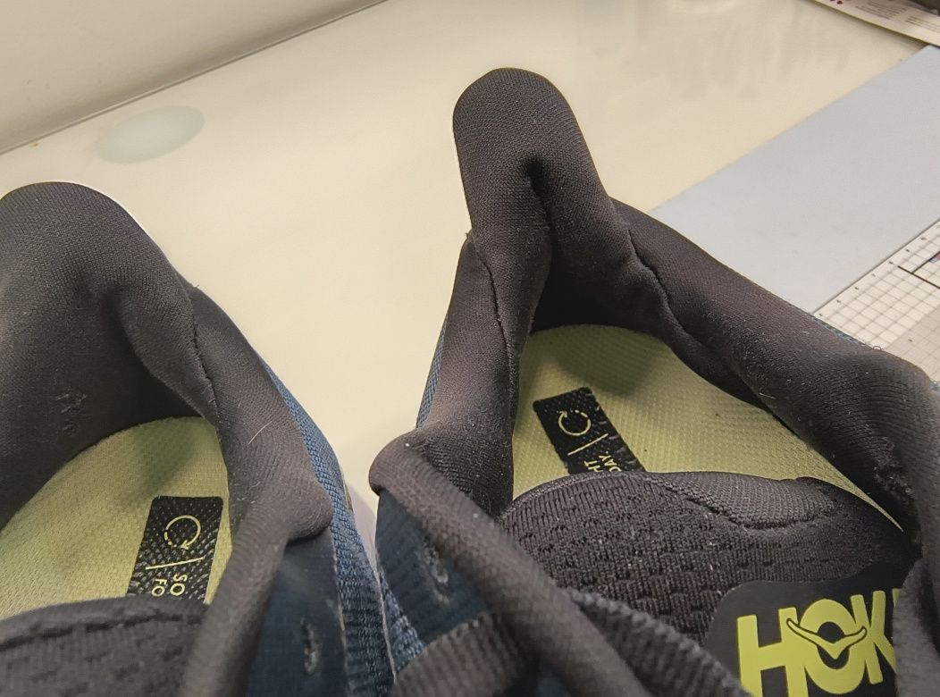 Vând Hoka Clifton 8