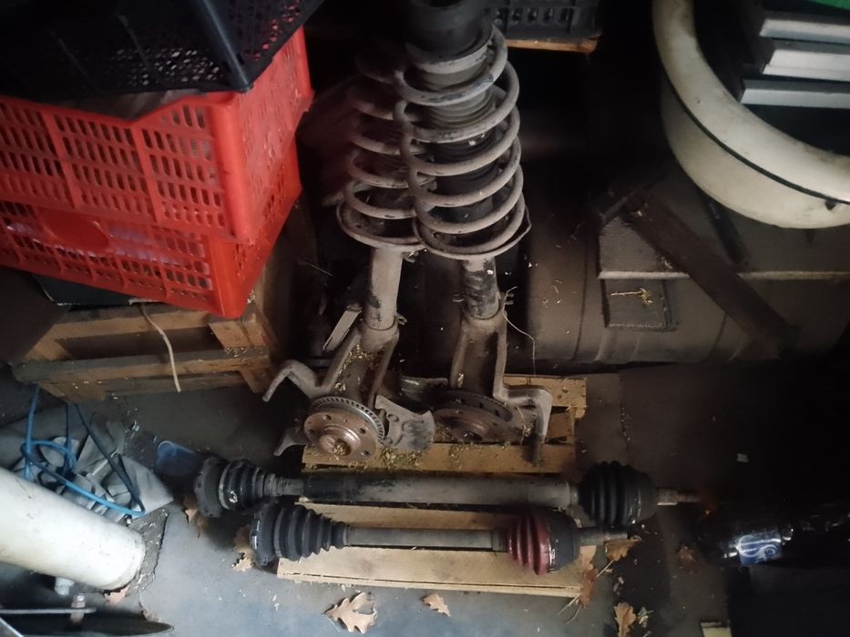 Golf4 передняя подвеска, стойки в сборе