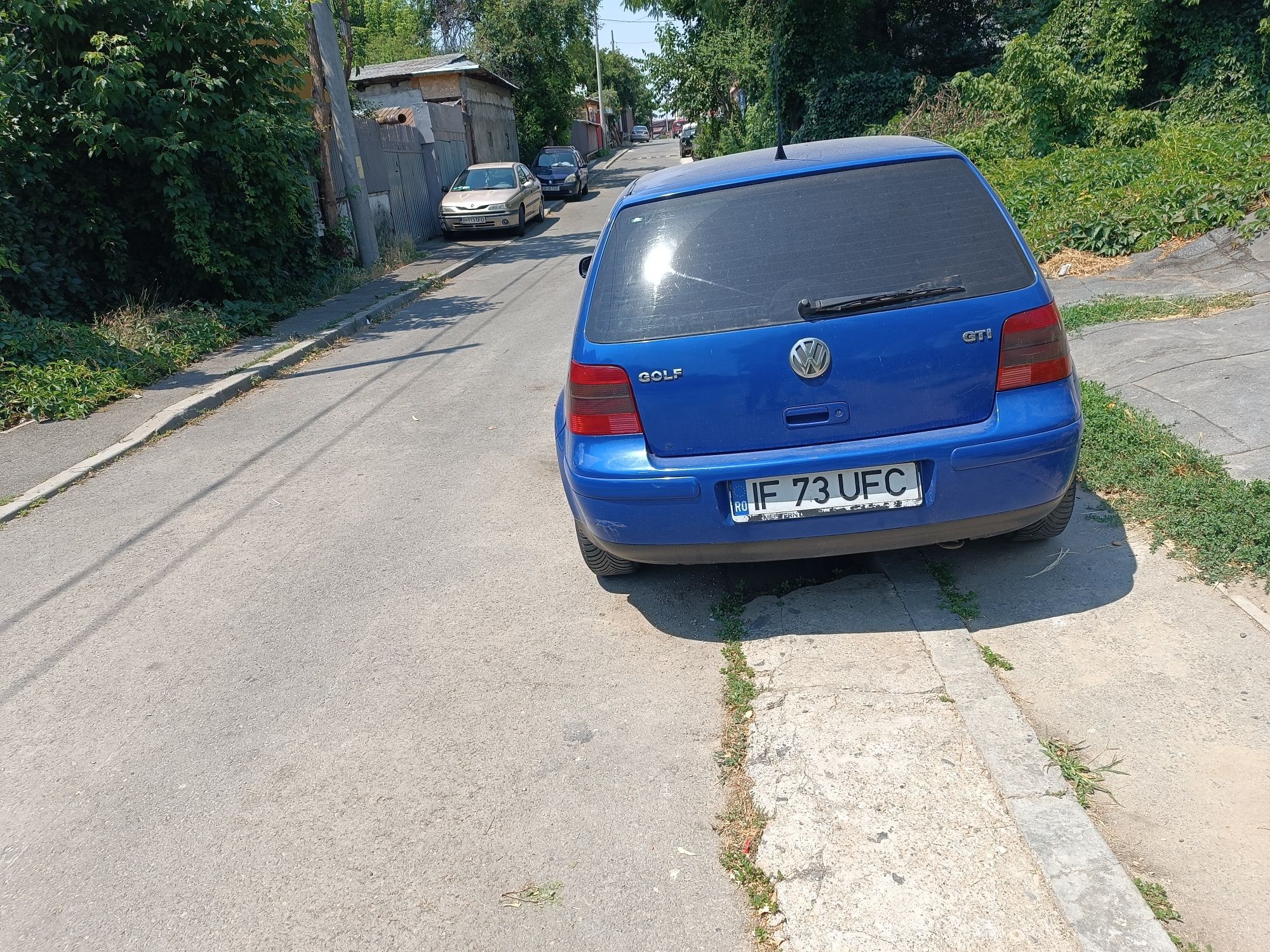 Vând sau schimb  cu orice fel de autoturisme