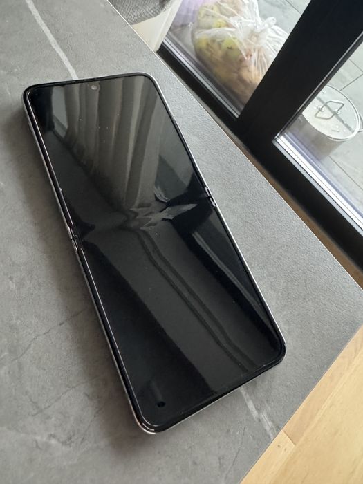 Samsung Flip 5 256 impecabil ca nou