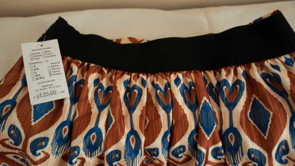 Fusta de vară, produs Italia, nepurtată