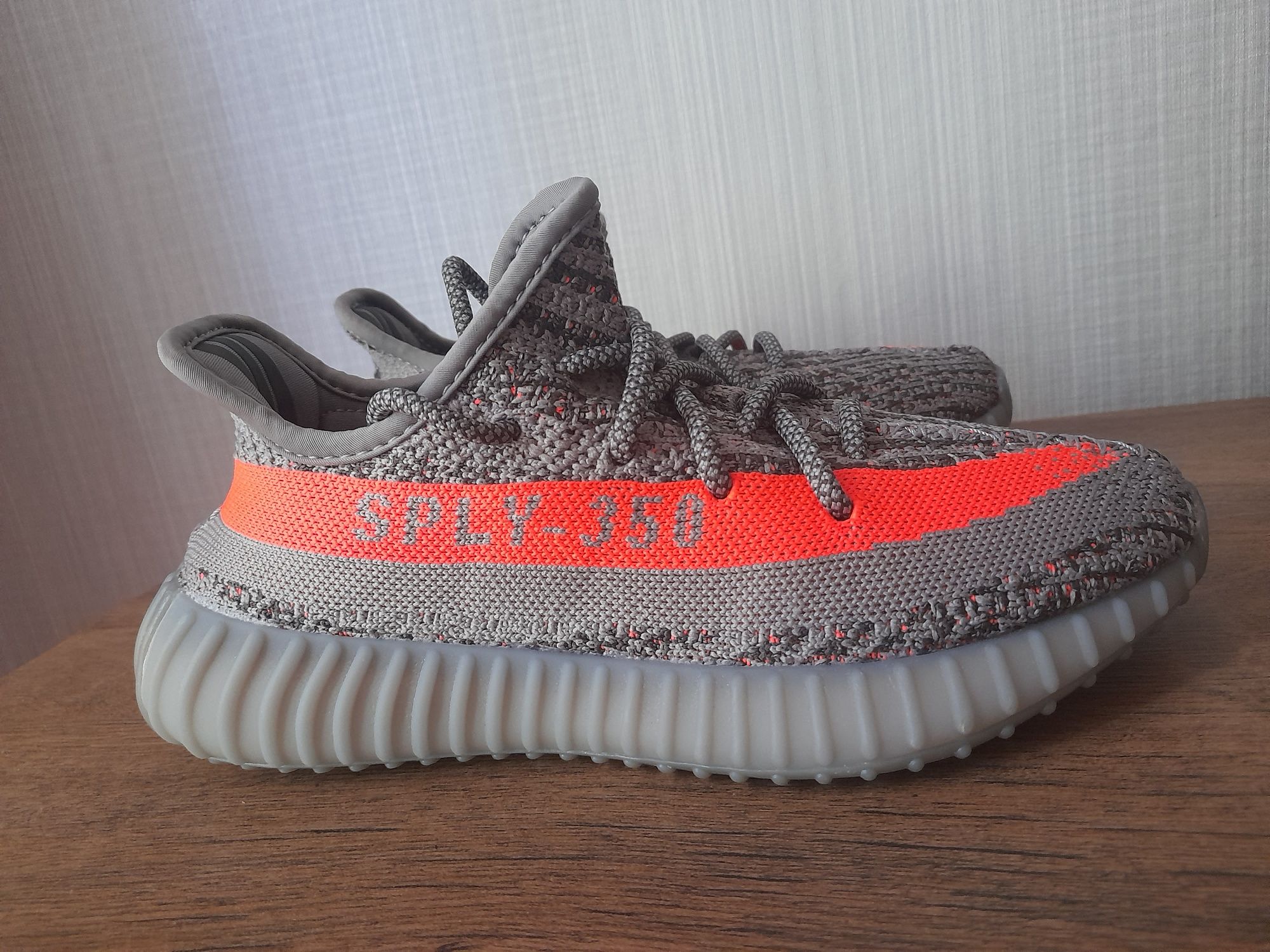 Adidas Yezzy Boost 350 V2 Beluga маратонки 38 номер.