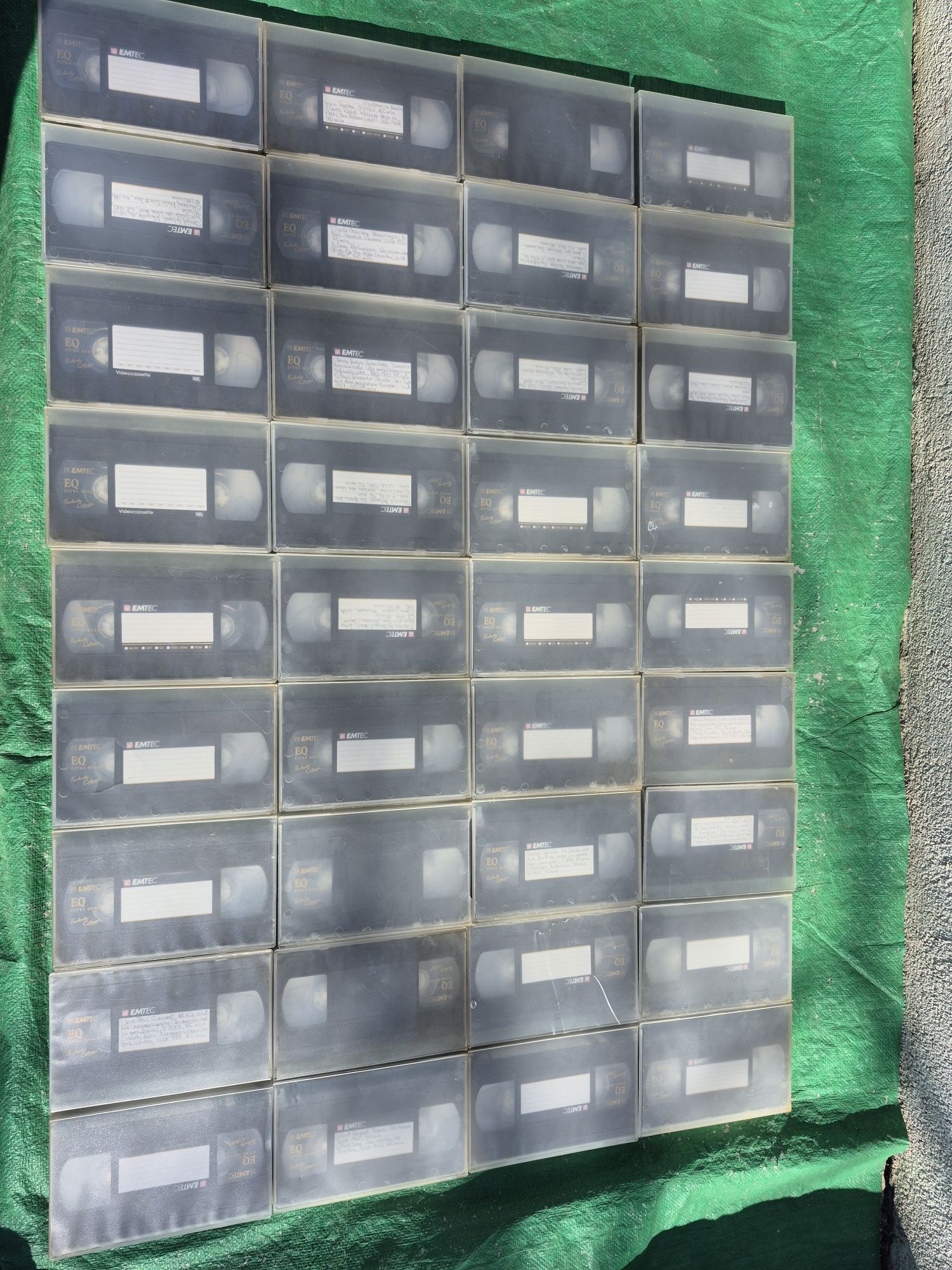 Vând o colecție de 76 casete video VHS originale EMTEC 120&240 minute.