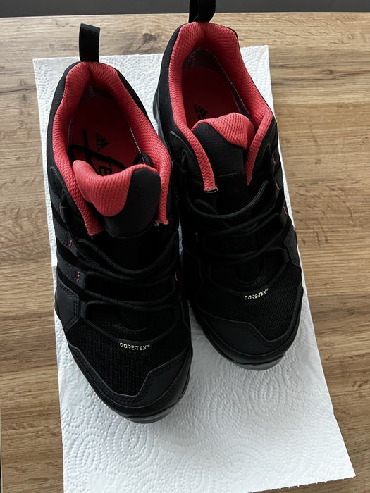 Дамски туристически маратонки адидас Terrex