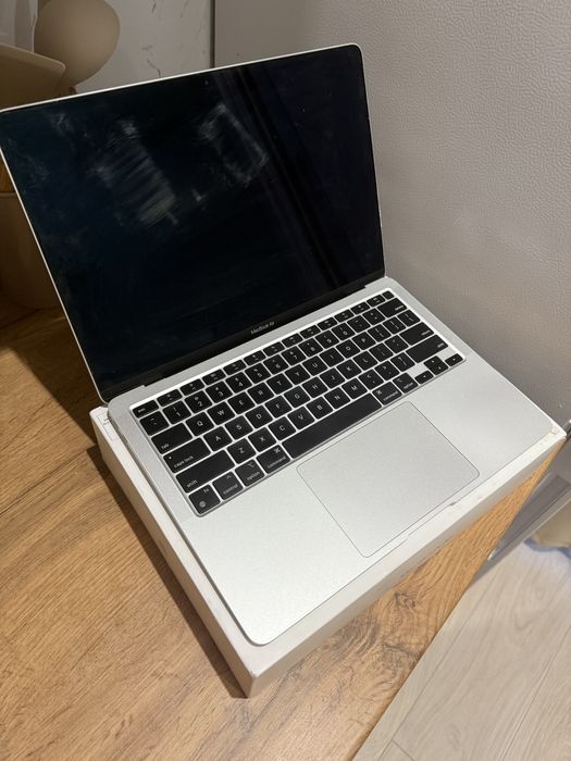 MacBook air 2020 M1