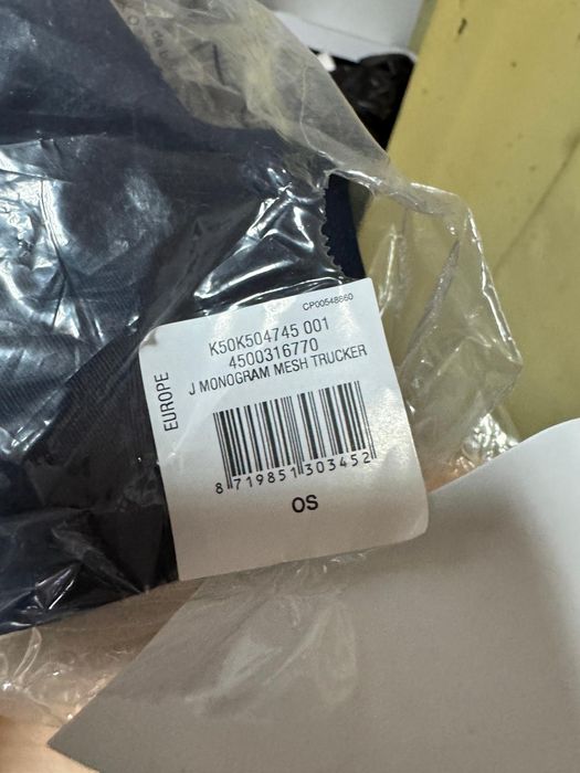 Vindem șapcă Calvin Klein